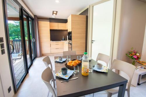 Gîte Chalet 4/6 pers. - Camping Les Berges du Bramont (Gite Chalet 4/6 pers. - Camping Les Berges du Bramont) in 芒德