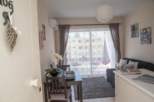 Love Hut Apartment