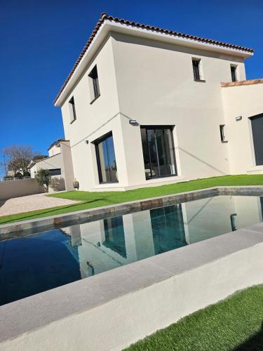Beautiful House, Villa, Pool VILLA AZURE PISCINE in Magalas