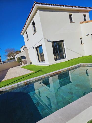 Skats, Beautiful House, Villa, Pool VILLA AZURE PISCINE in Magalas