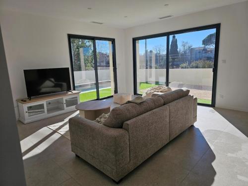 Beautiful House, Villa, Pool VILLA AZURE PISCINE in Magalas