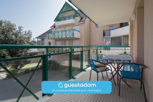 Appartement avec balcon à 350m de la plage