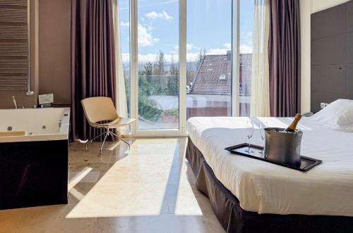 บริการและสิ่งอำนวยความสะดวก, Sercotel Jardines de Uleta Suites in บิตอเรีย