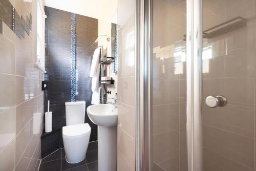 Cavalaire Guest House - image 2