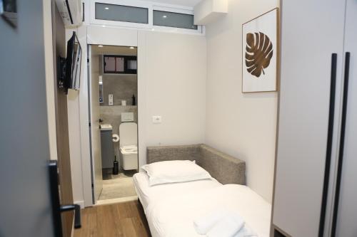 1 twin bed