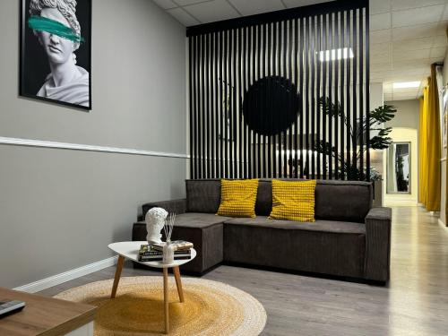 Luxury design apartment in downtown centre with free parking