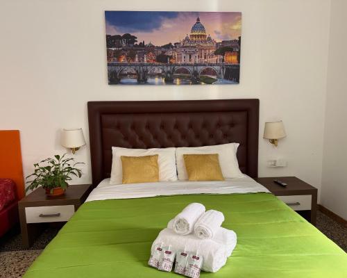Deluxe Triple Room image 3