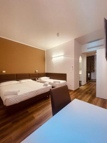 Hotel Holiday- Alla Finestrella – Bologna, KY