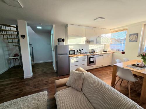 ห้องครัว, LULU Apartman in อัลโซโลเวเรก