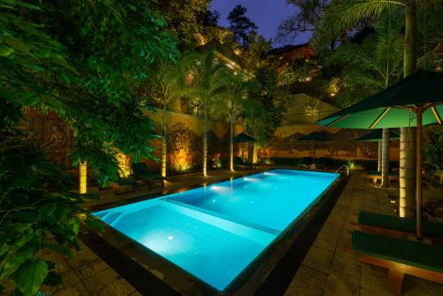 Swimming pool, Villa Rumassala Luxury Chalets Unawatuna in Galle