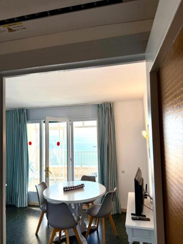 Apartment with Sea View image 3