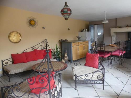 Gîte Ô Pois Papillon (Gite O Pois Papillon) in Marillac-le-Franc