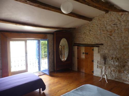 Gîte Ô Pois Papillon (Gite O Pois Papillon) in Marillac-le-Franc