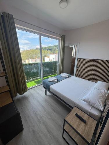 โกลิบริ (Colibri) in กาเลยา