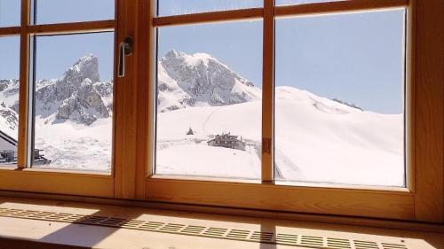 Tuvākā izklaides vieta, Esperienza Unica al Passo Giau - Appartamento con Vista Panoramica in Colle Santa Lucia