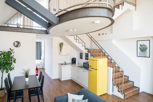 Fantastic Loft with Balcony, Berlin (photo 3)