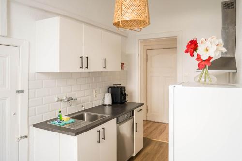 Stylish Apartment in convinient location - image 4