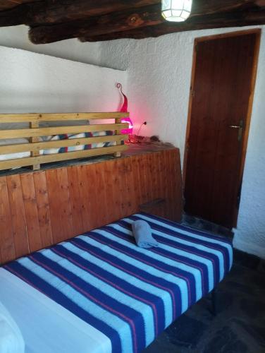 2 bedrooms, 5 beds