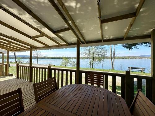 Camping Point Vert in Montalieu-Vercieu