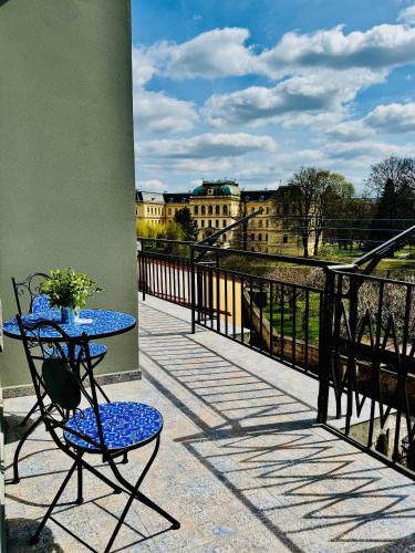 ระเบียง/ชานเรือน, Apartmán CORA (Apartman CORA) in ยาโรเมอร์