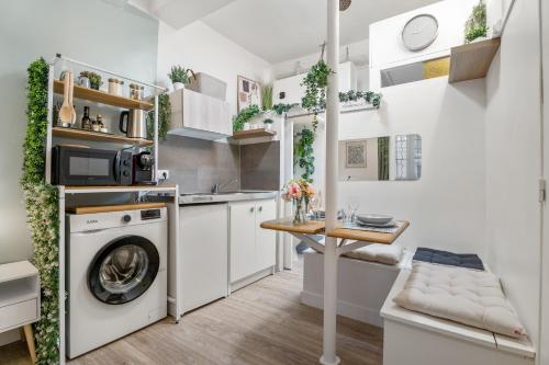 One-Bedroom Apartment room in Nice Renting - GUILLAUMONT - Cozy Studio Beach Picasso Museum Local Market