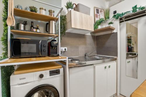 One-Bedroom Apartment image 1