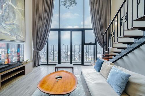 PentStudio Duplex Apartment