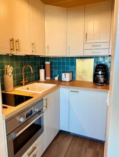 Top Floor Getaway in Central Helsinki - Church & Sea View, Helsinki (photo 5)