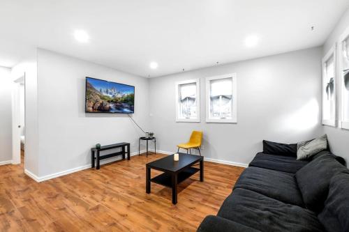 New Renovated Home With Jacuzzi