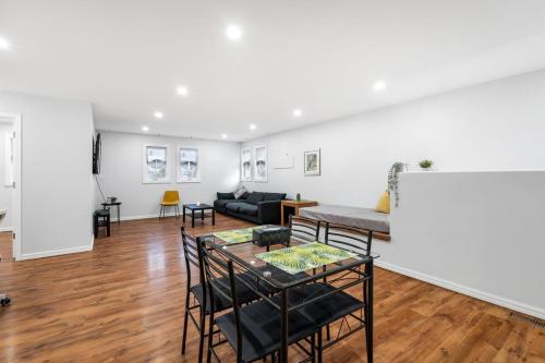 New Renovated Home With Jacuzzi