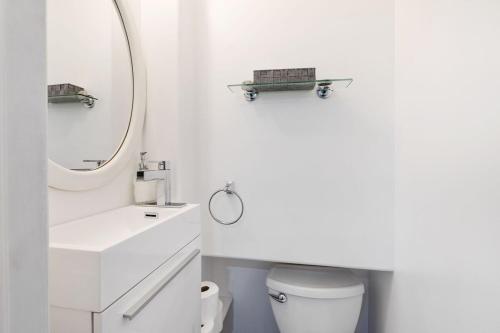 New Renovated Home With Jacuzzi