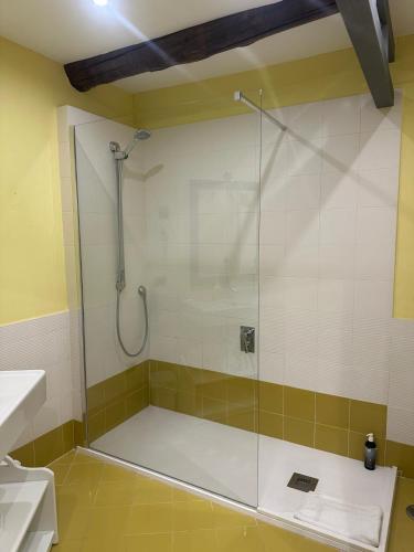 Two-Bedroom Apartment image 4