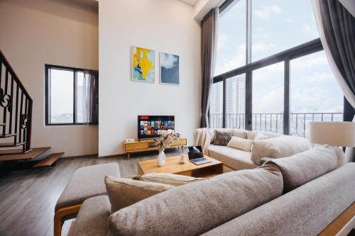 PentStudio Duplex Apartment