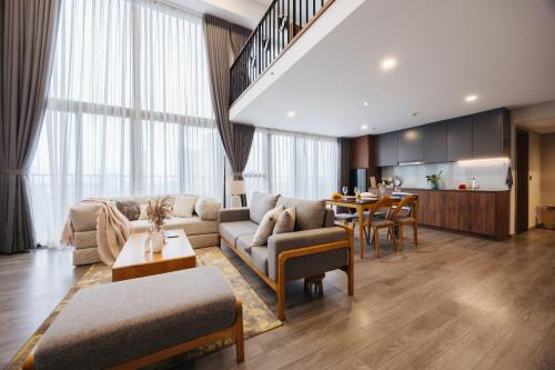 PentStudio Duplex Apartment