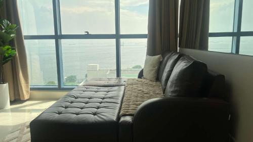 2BR Grand Riviera Suites by MrSayla, Manila (photo 8)