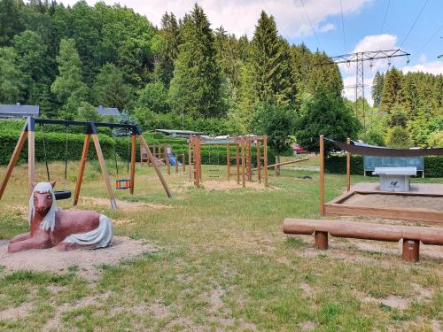 ملعب للأطفال, Naturcamp Meyersgrund - Campingplatz in Manebach