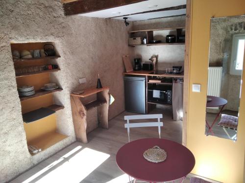 virtuve, Le Nid, petit gîte de campagne (Le Nid, petit gite de campagne) in Vernoux-en-Vivarais