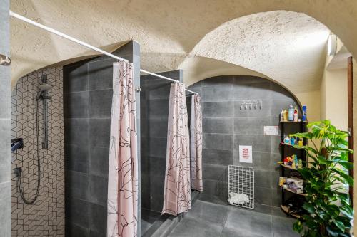 Bathroom, Women's Only Hostel - Female Only near Hlavní Nádraží Metro station