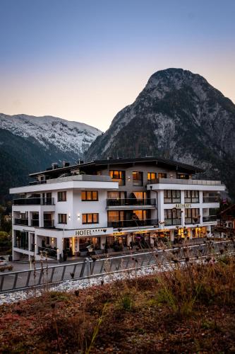Arthur's Hotel und Apartments am Achensee in Maurach, Österreich