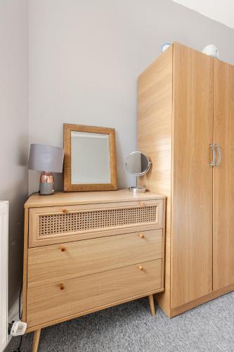 Clapham Common Sleeps 10 Free Parking for 4 Cars or 3 Vans 2 Bed 2 Bath 5 min to Metro Zone 2, Londýn (fotografie 7)
