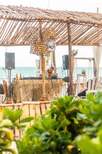 B4 Beach Club and Hotel – Paje