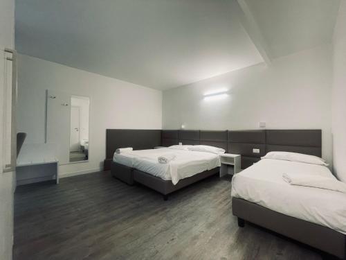 Triple Room image 2