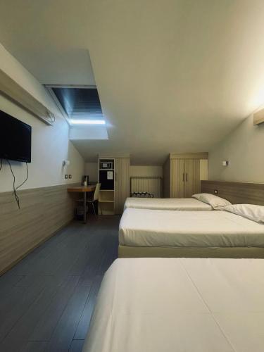 Triple Room image 3