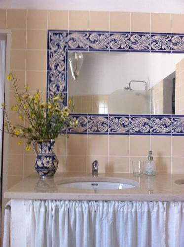 Casa Largo do Poco Guesthouse