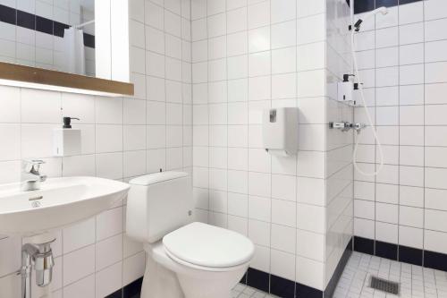 Twin Room with Shared Bathroom