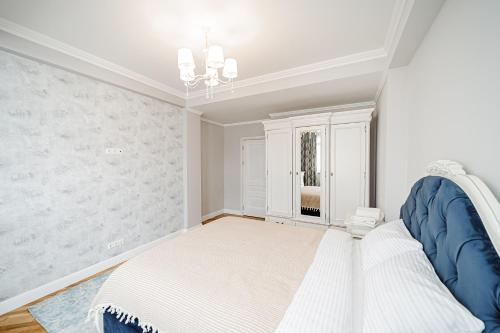 Modern 2BR Stunning Park View