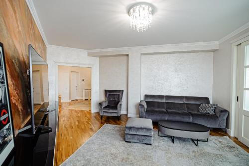 Modern 2BR Stunning Park View