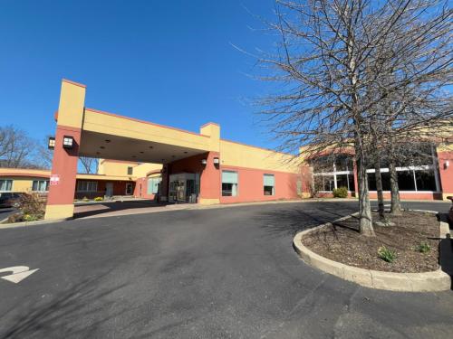 Hamden Hotel and Suites HAMDEN - NEW HAVEN in 哈姆登