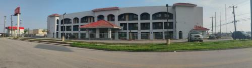 Hallmark Inn and Suites - image 9