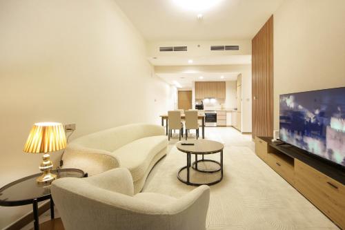 Stylish 2BR Apartment by Missoni near Dubai Mall, Дубай (фото 2)